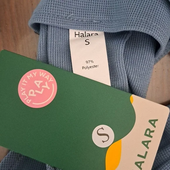 SMALL.    HALARA WIDE LEG WAFFLE ADJUSTABLE STRAPS OVERALLS - Picture 11 of 11